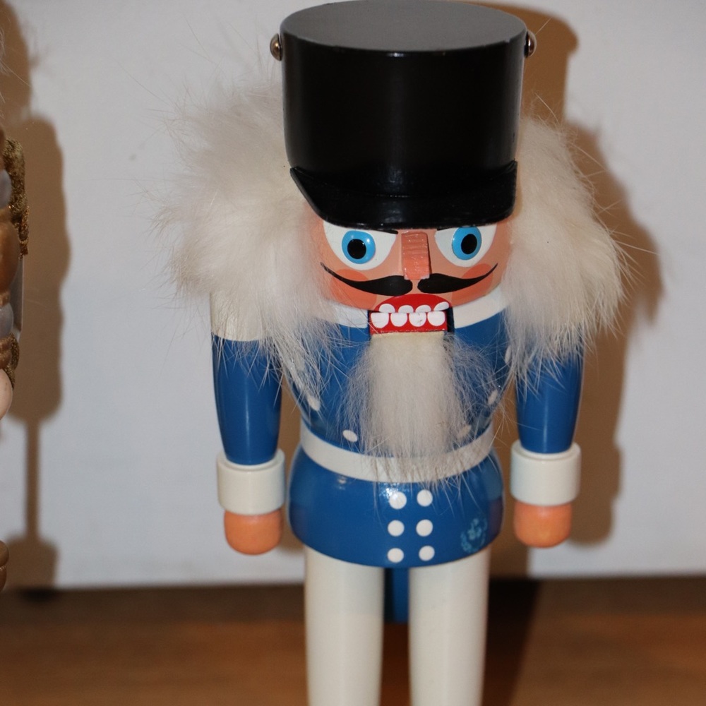 Mini Nutcrackers - Picture 4 of 5